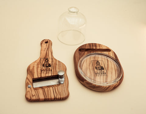 Trüffelhobel Set mit Hobel aus Olivenholz und Glasglocke
